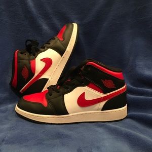 Nike Air Jordan 1 MID (GS)